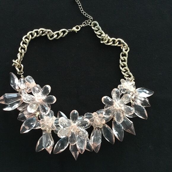 Flower cluster acrylic pink necklace with extender. J0019 - Picture 2 of 8